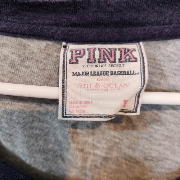 Victoria Secret Pink MLB New York Yankees Baseball T Shirt Kisser Holo Sz Large - Picture 5 of 8